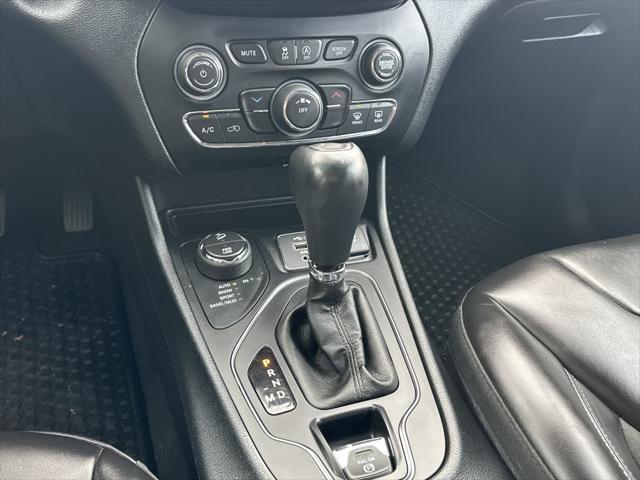 used 2019 Jeep Cherokee car, priced at $18,422