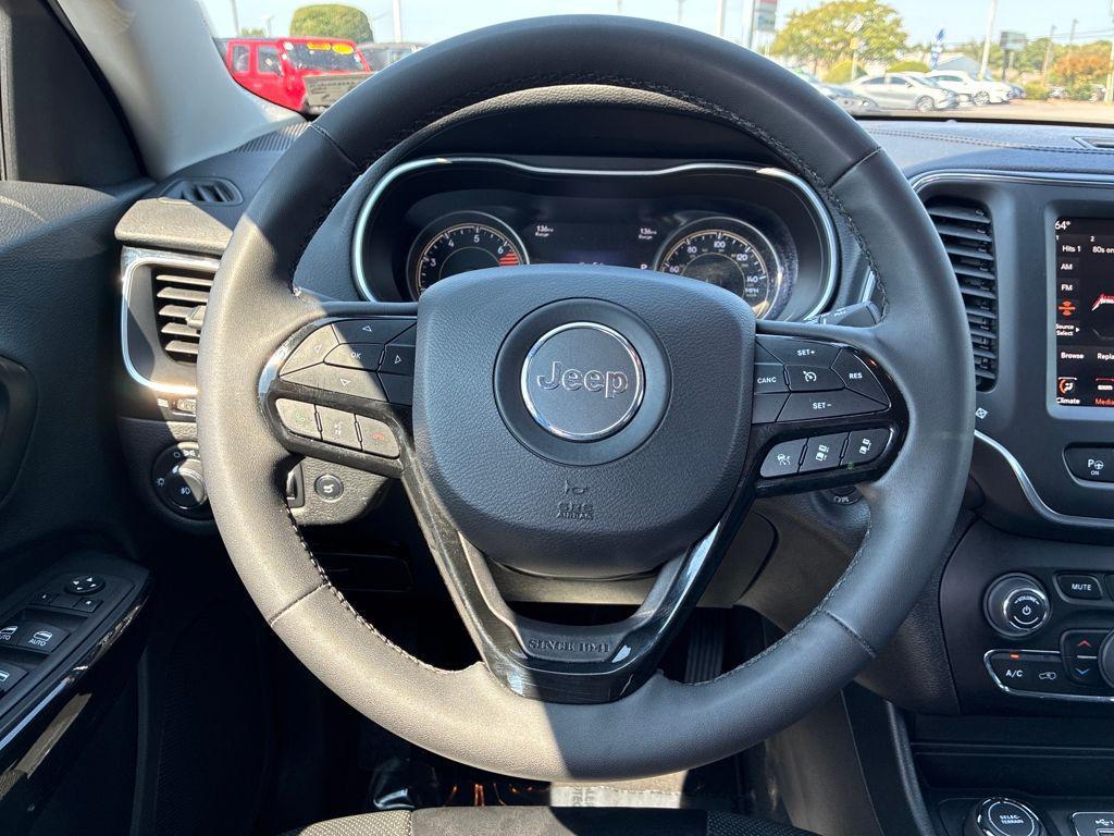used 2023 Jeep Cherokee car, priced at $23,290