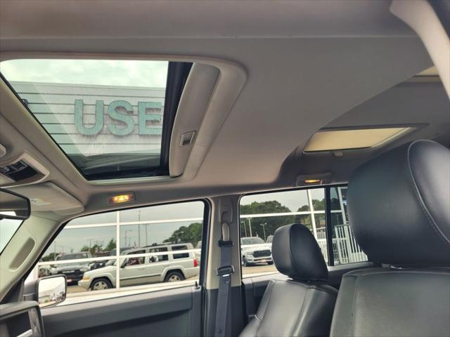 used 2009 Jeep Commander car, priced at $10,987