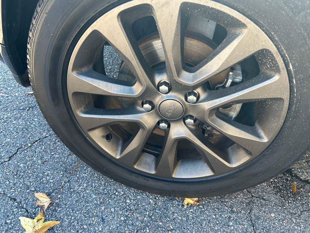 used 2016 Jeep Grand Cherokee car, priced at $9,728