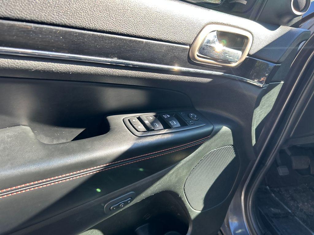 used 2016 Jeep Grand Cherokee car, priced at $9,728