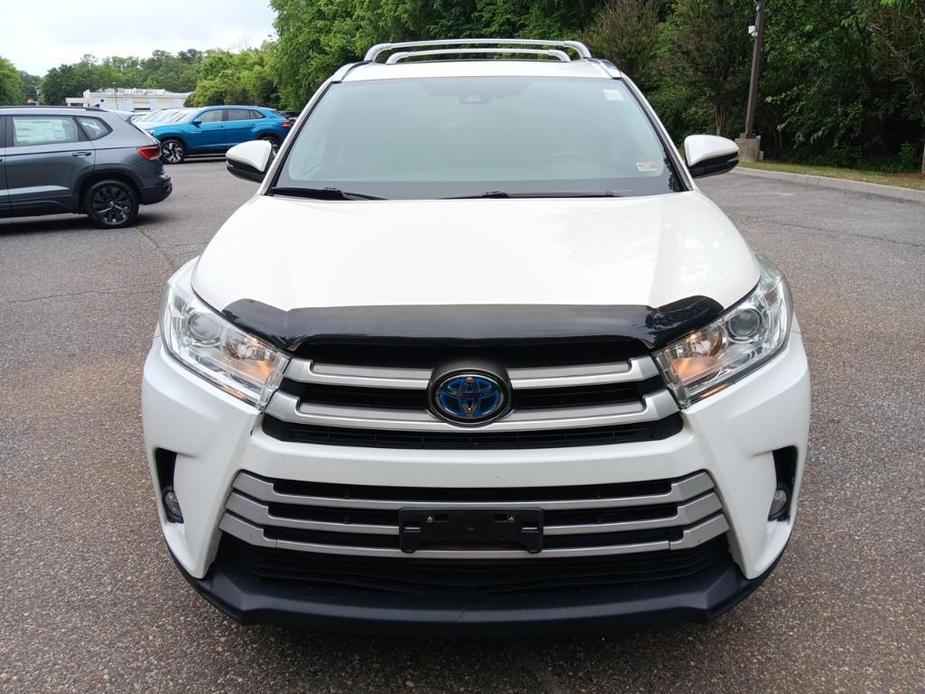 used 2019 Toyota Highlander Hybrid car, priced at $24,995