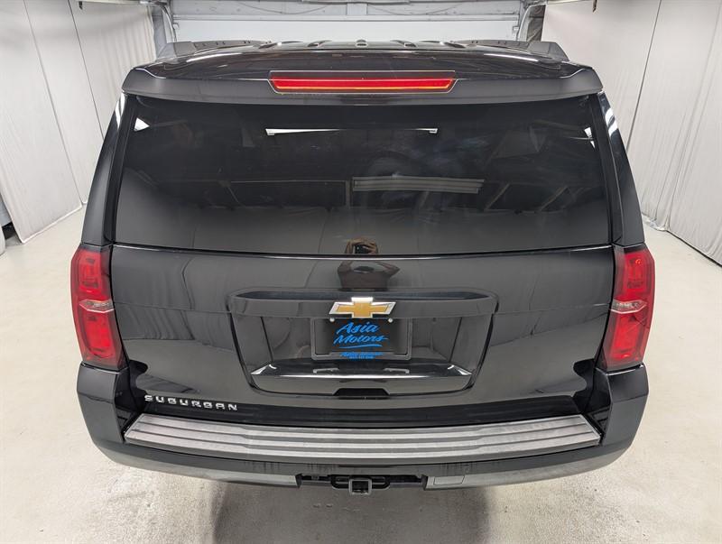 used 2020 Chevrolet Suburban car, priced at $27,995