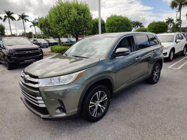 used 2019 Toyota Highlander car, priced at $21,606