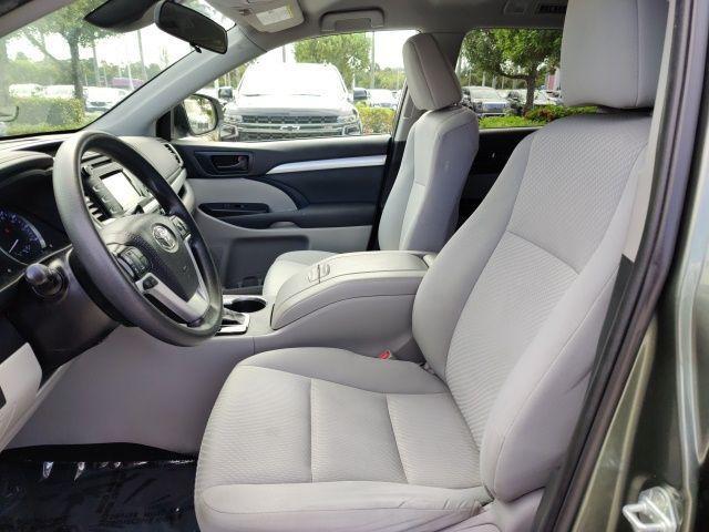 used 2019 Toyota Highlander car, priced at $21,606