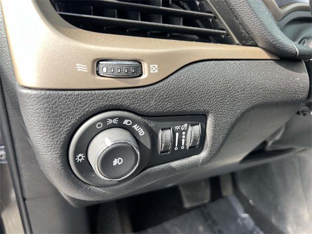 used 2016 Jeep Cherokee car, priced at $10,401