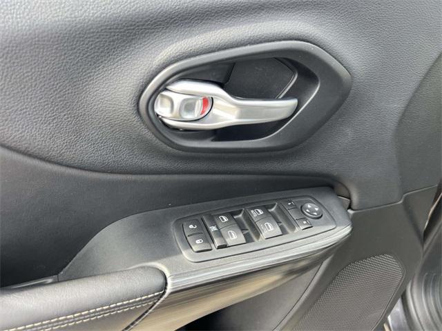 used 2016 Jeep Cherokee car, priced at $10,401