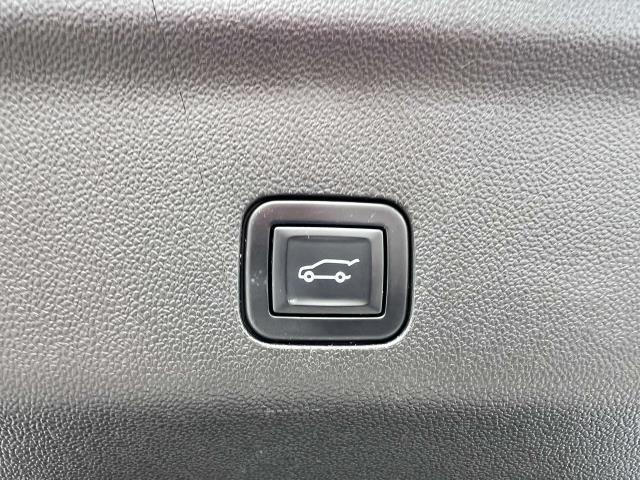 used 2022 GMC Yukon XL car, priced at $48,417