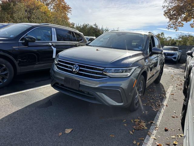 new 2024 Volkswagen Tiguan car, priced at $33,779