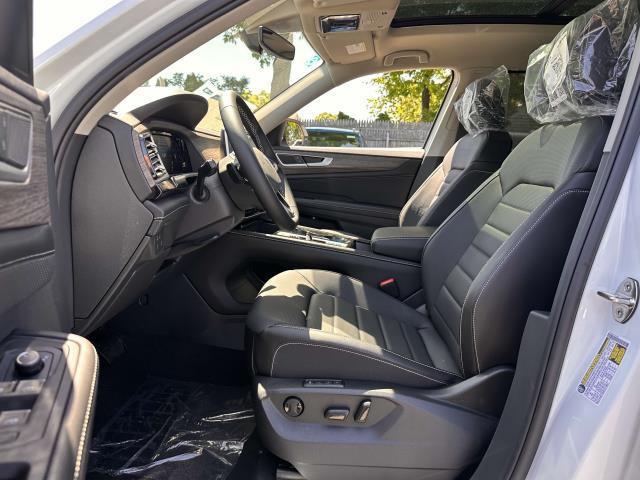 new 2024 Volkswagen Atlas car, priced at $45,936