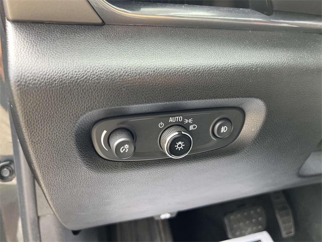 used 2020 Chevrolet Traverse car, priced at $21,034