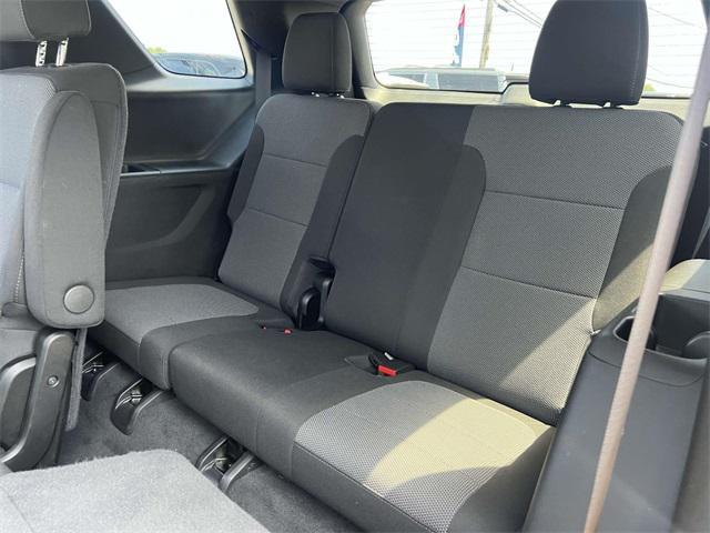 used 2023 Chevrolet Traverse car, priced at $25,871