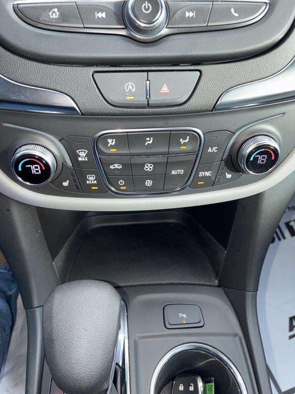 used 2022 Chevrolet Equinox car, priced at $21,133