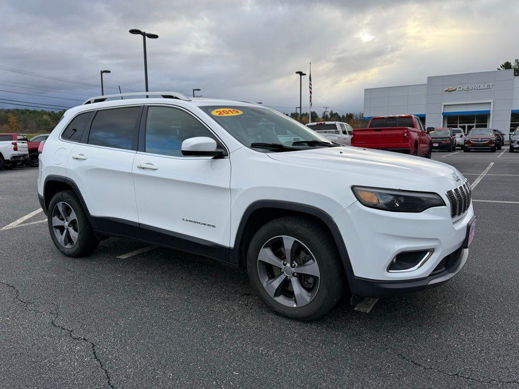 used 2019 Jeep Cherokee car, priced at $15,269