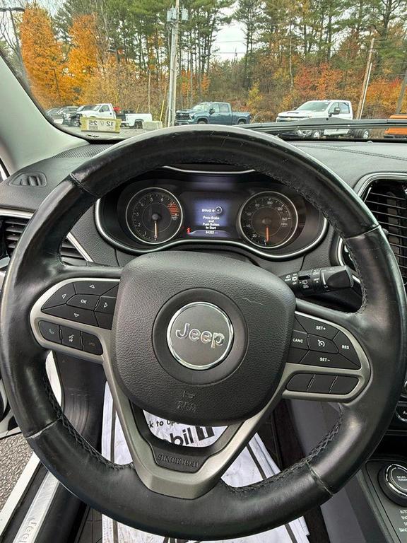 used 2019 Jeep Cherokee car, priced at $15,269