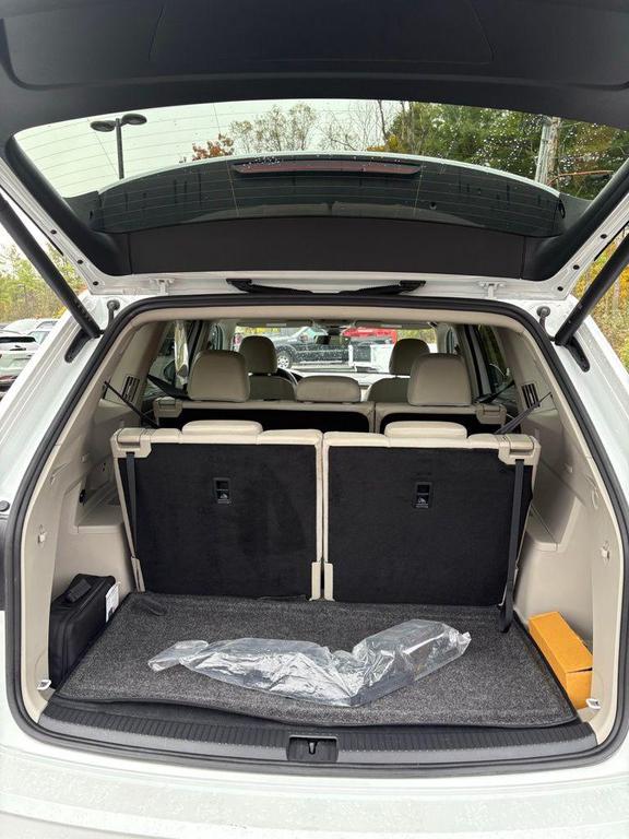 used 2025 Volkswagen Atlas car, priced at $44,362