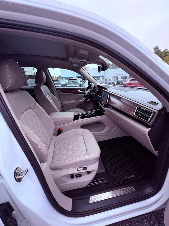 used 2025 Volkswagen Atlas car, priced at $44,362