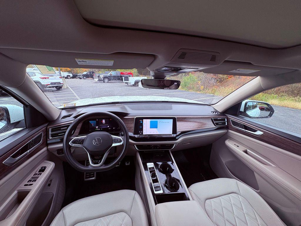 used 2025 Volkswagen Atlas car, priced at $44,362