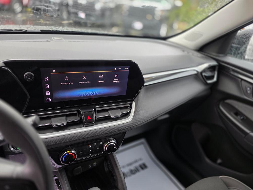 used 2024 Chevrolet TrailBlazer car, priced at $25,286