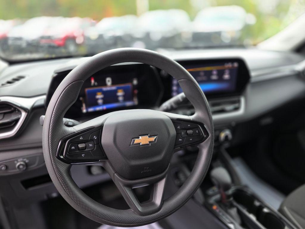 used 2024 Chevrolet TrailBlazer car, priced at $25,286