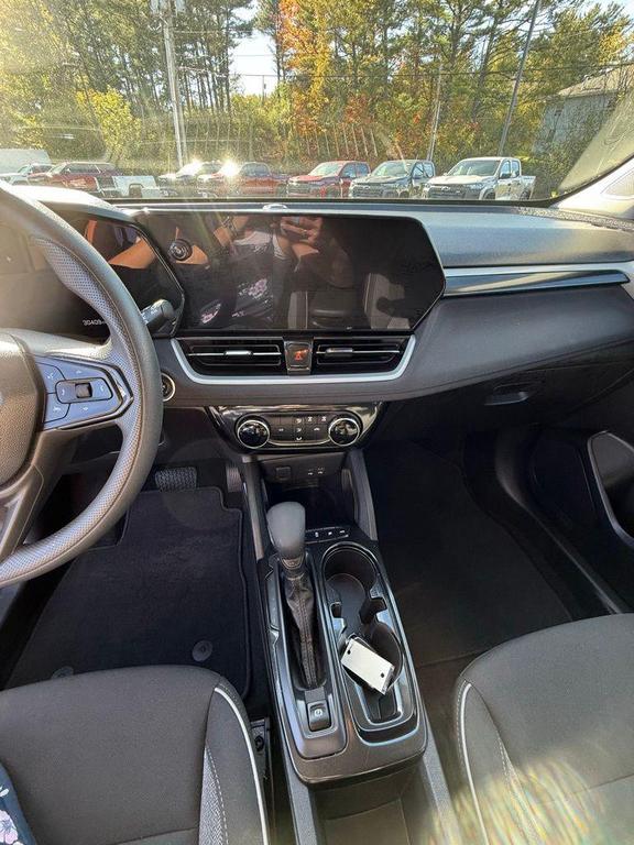used 2024 Chevrolet TrailBlazer car, priced at $25,564
