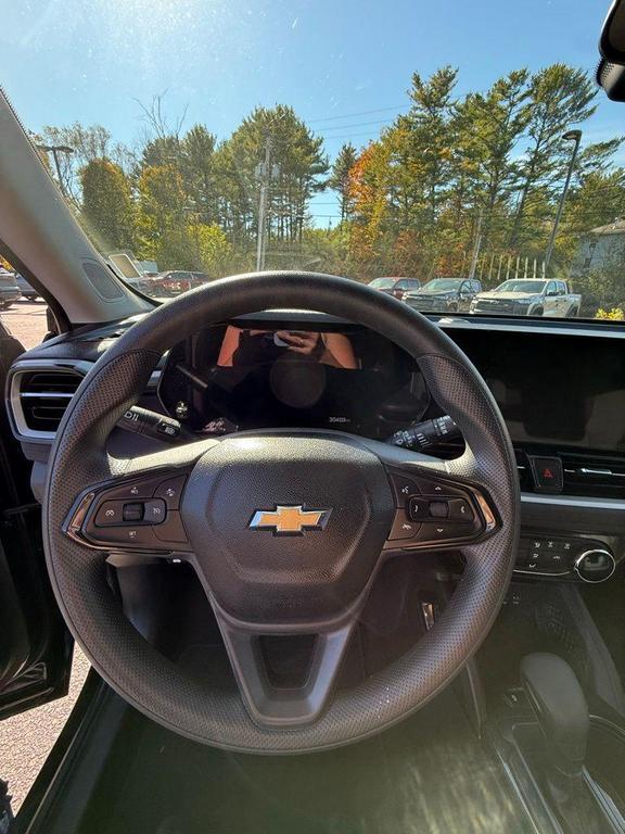 used 2024 Chevrolet TrailBlazer car, priced at $25,564