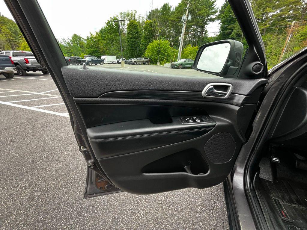 used 2020 Jeep Grand Cherokee car, priced at $19,103