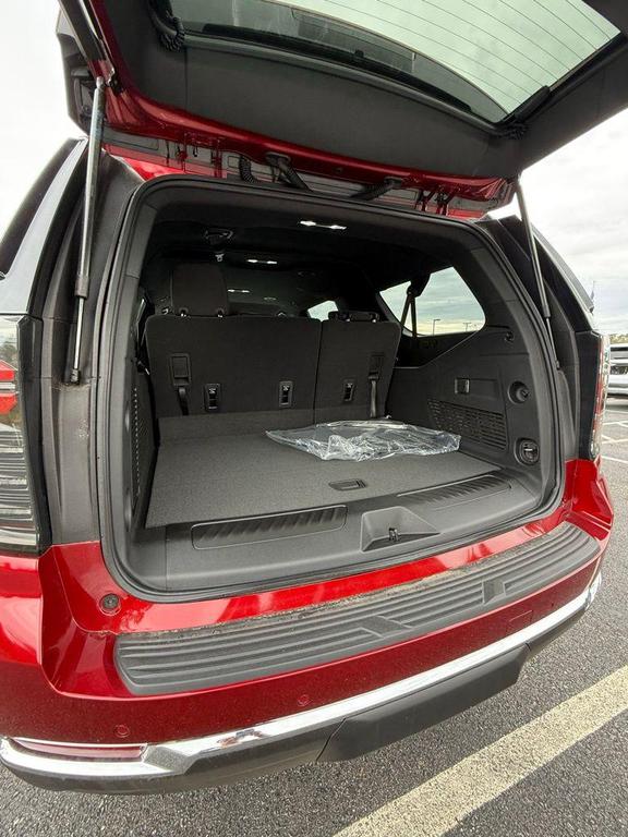 new 2025 Chevrolet Suburban car, priced at $69,110