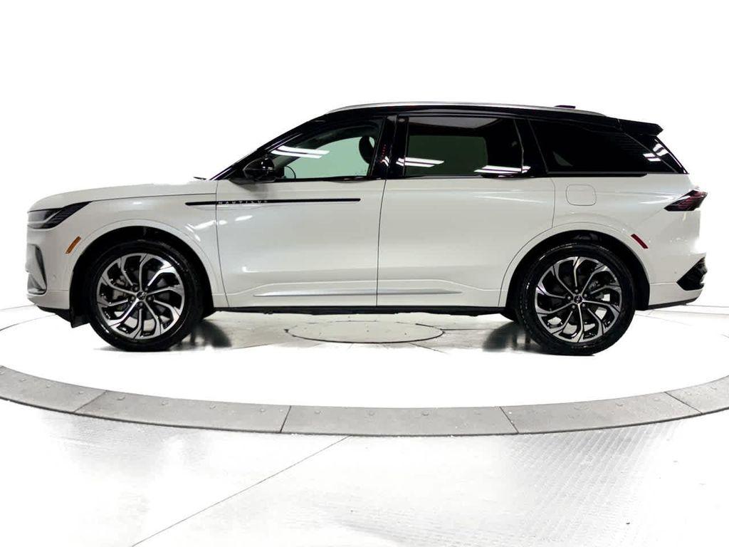 used 2024 Lincoln Nautilus car, priced at $51,213