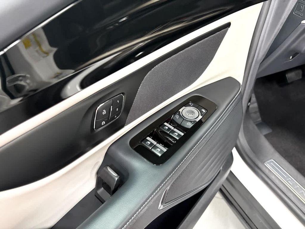 used 2024 Lincoln Nautilus car, priced at $51,213