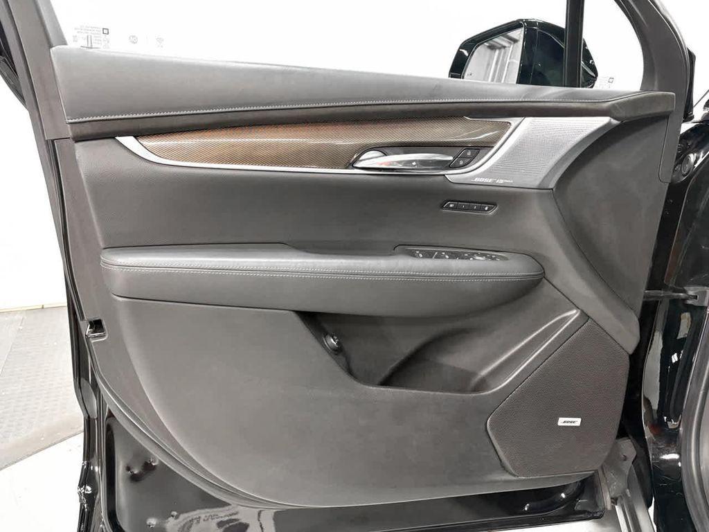 used 2021 Cadillac XT6 car, priced at $28,746