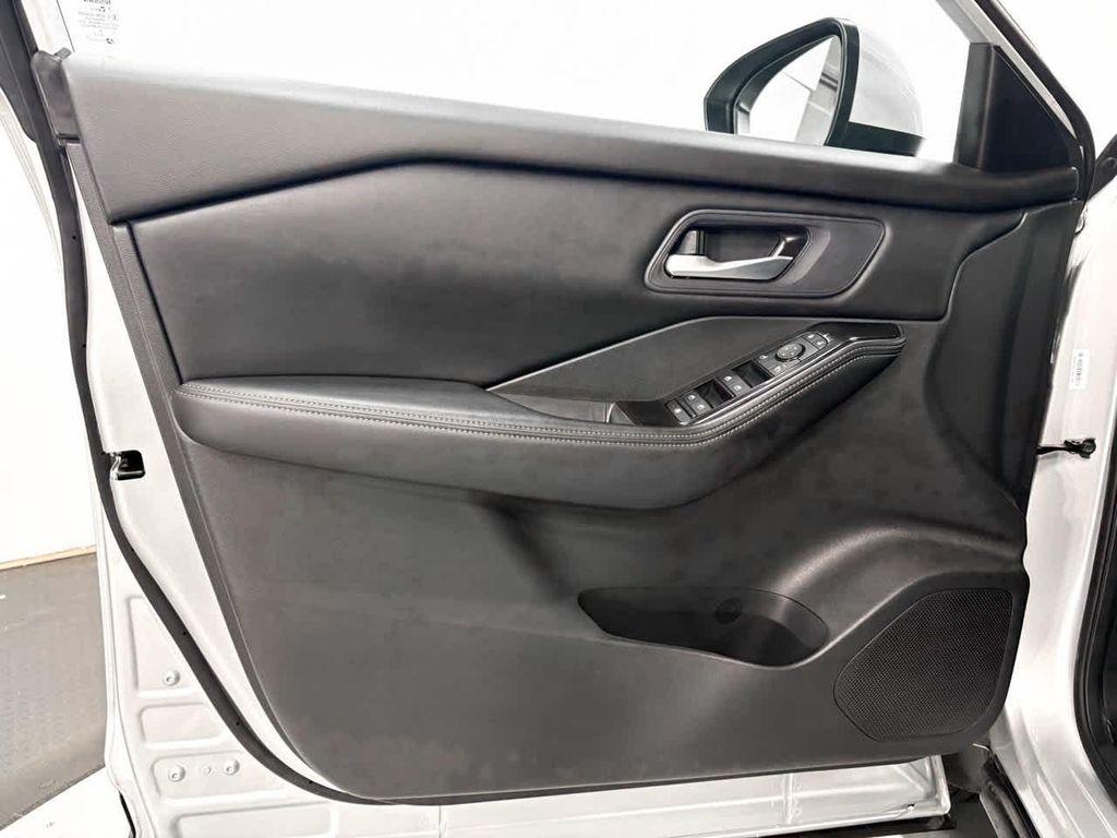 used 2025 Nissan Rogue car, priced at $24,998