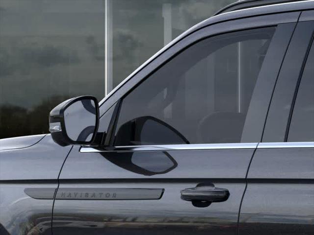 new 2025 Lincoln Navigator car, priced at $102,745