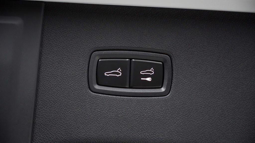 new 2025 Porsche Cayenne car, priced at $126,795