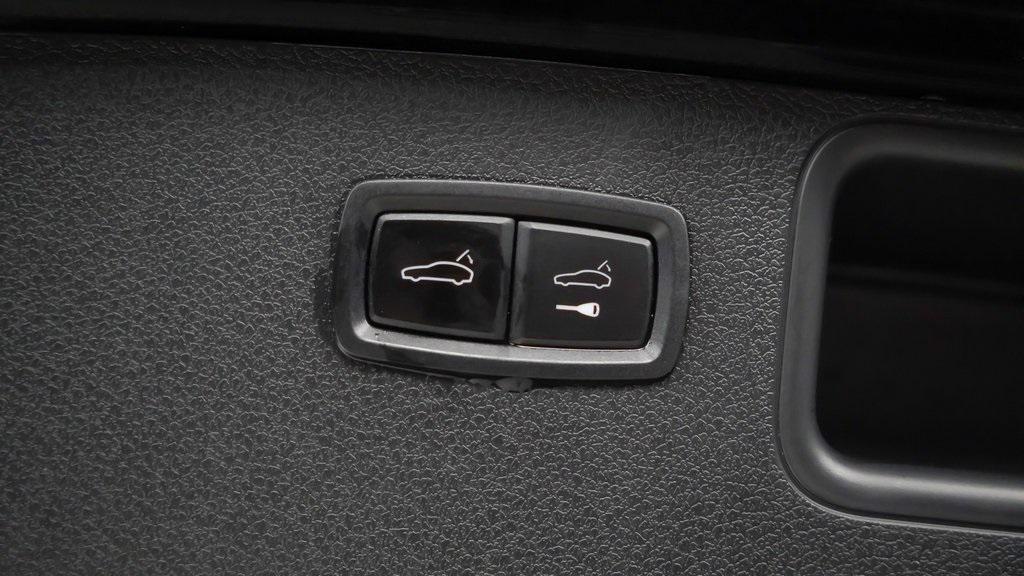 used 2018 Porsche Macan car, priced at $28,991