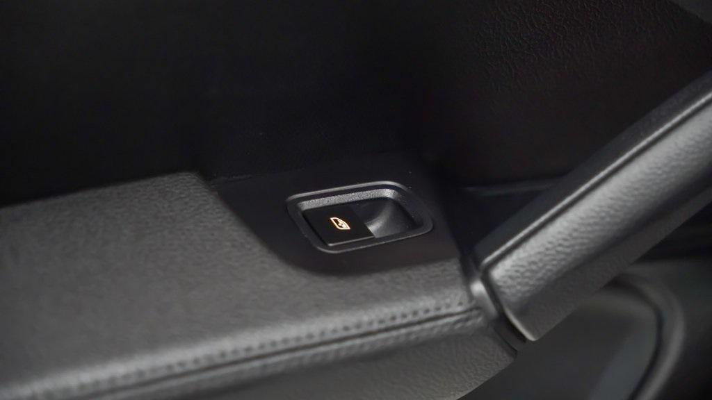 used 2025 Porsche Cayenne car, priced at $94,991