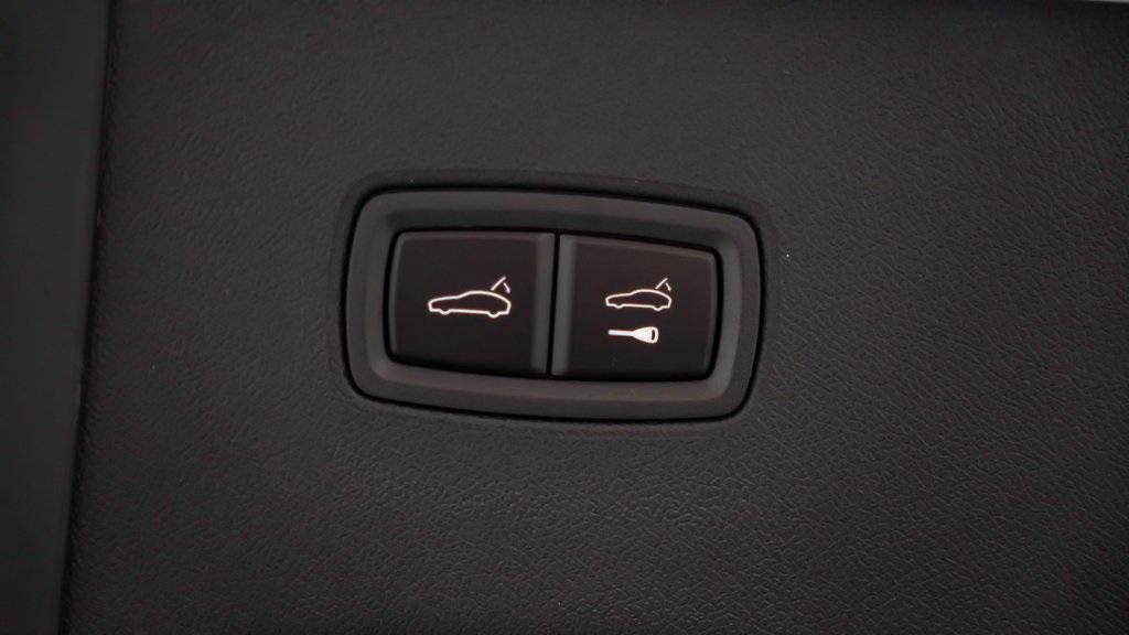 new 2025 Porsche Cayenne car, priced at $134,085