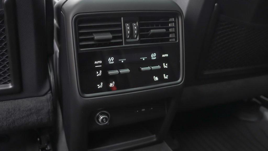 new 2025 Porsche Cayenne car, priced at $129,585