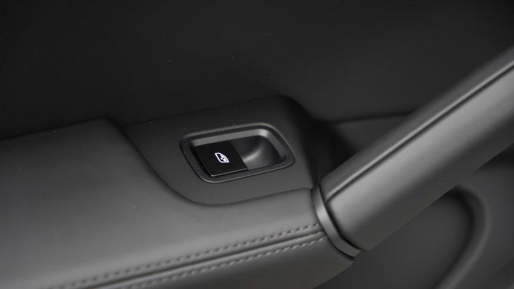 new 2025 Porsche Cayenne car, priced at $129,585