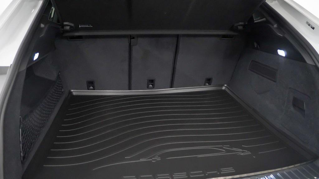 new 2025 Porsche Cayenne car, priced at $116,425