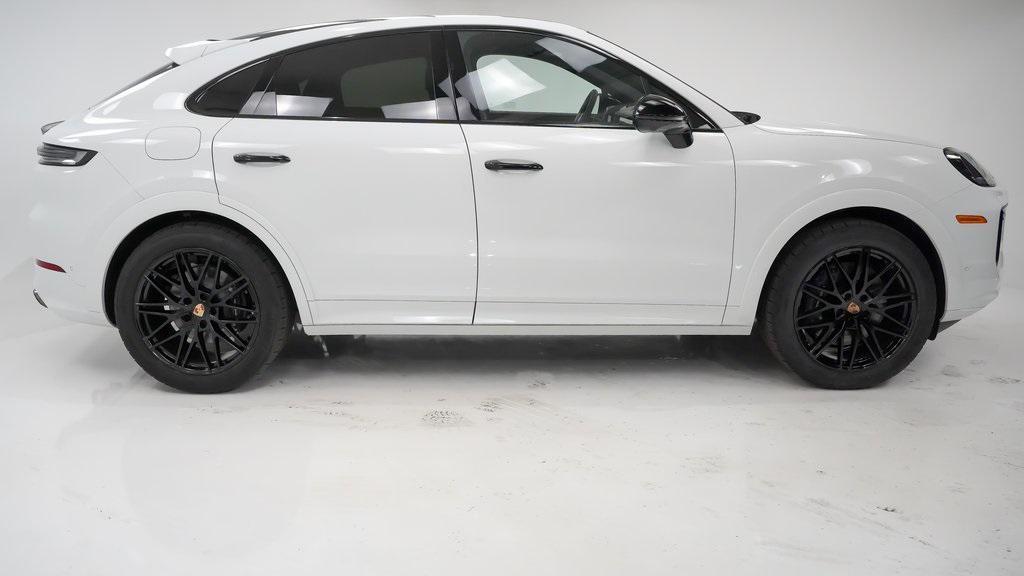 new 2025 Porsche Cayenne car, priced at $116,425