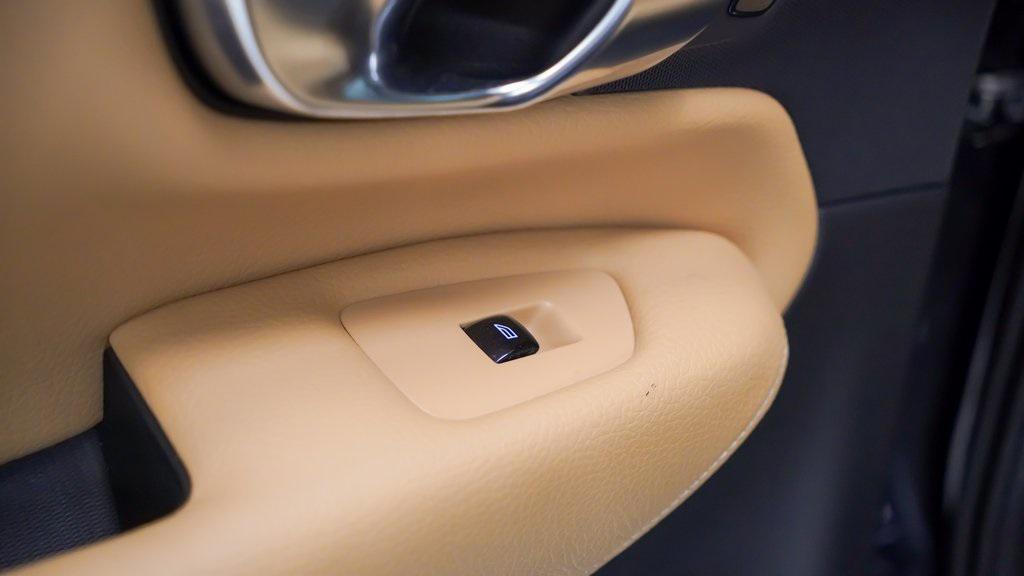 used 2019 Volvo XC90 car, priced at $24,991