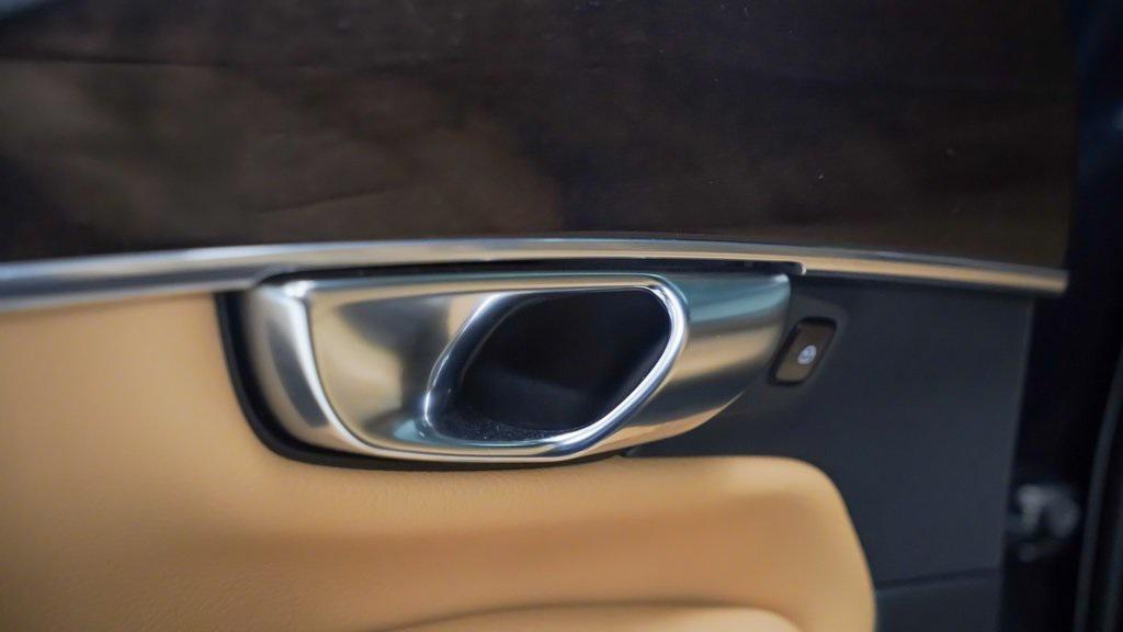 used 2019 Volvo XC90 car, priced at $24,991