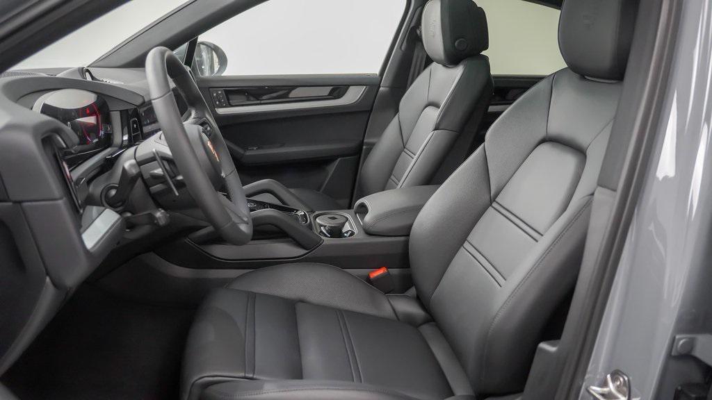 new 2025 Porsche Cayenne car, priced at $111,475