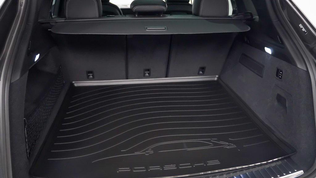 new 2025 Porsche Cayenne car, priced at $162,515