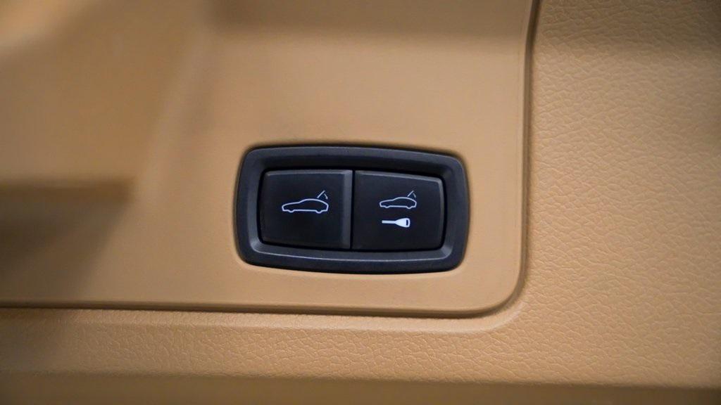 used 2016 Porsche Panamera car, priced at $33,500