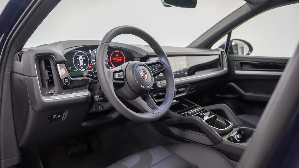 new 2025 Porsche Cayenne car, priced at $106,825