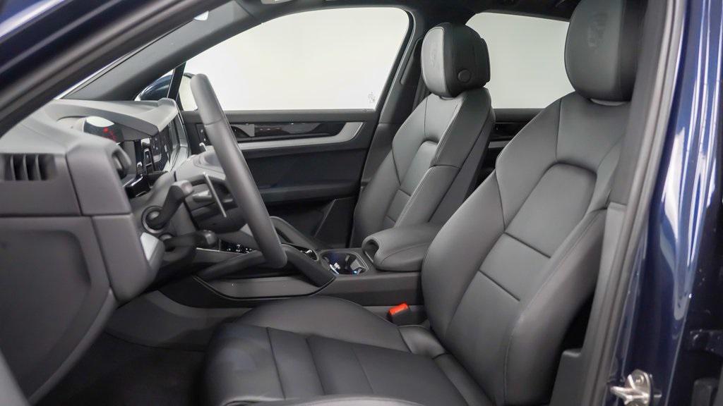 new 2025 Porsche Cayenne car, priced at $106,825