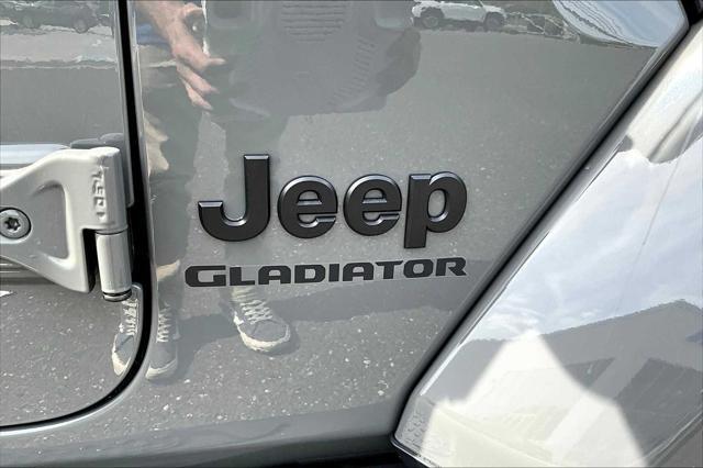 used 2022 Jeep Gladiator car, priced at $33,615