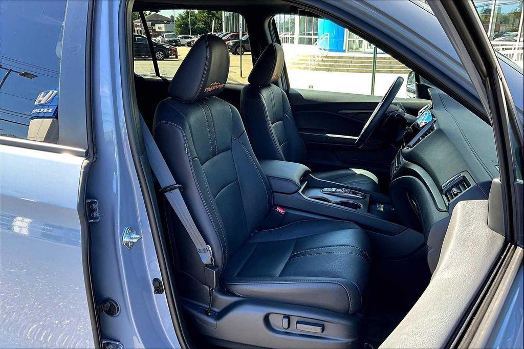 used 2025 Honda Passport car, priced at $40,997
